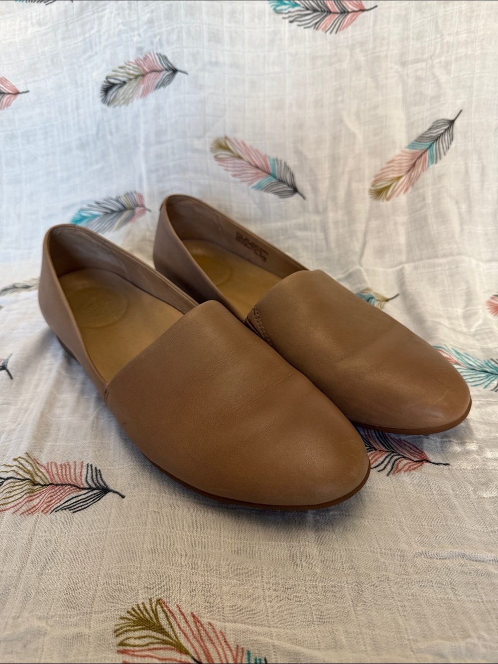 Dansko Women's Larisa Tan Leather Slip-On Flats